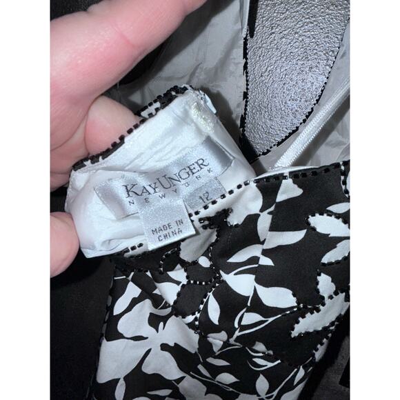 Kay Unger Black & White Floral Beaded Halter Dress – Size 12 – Elegant A-Line 🌺 - Picture 6 of 11